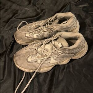 Adidas Yeezy 500 in Blush